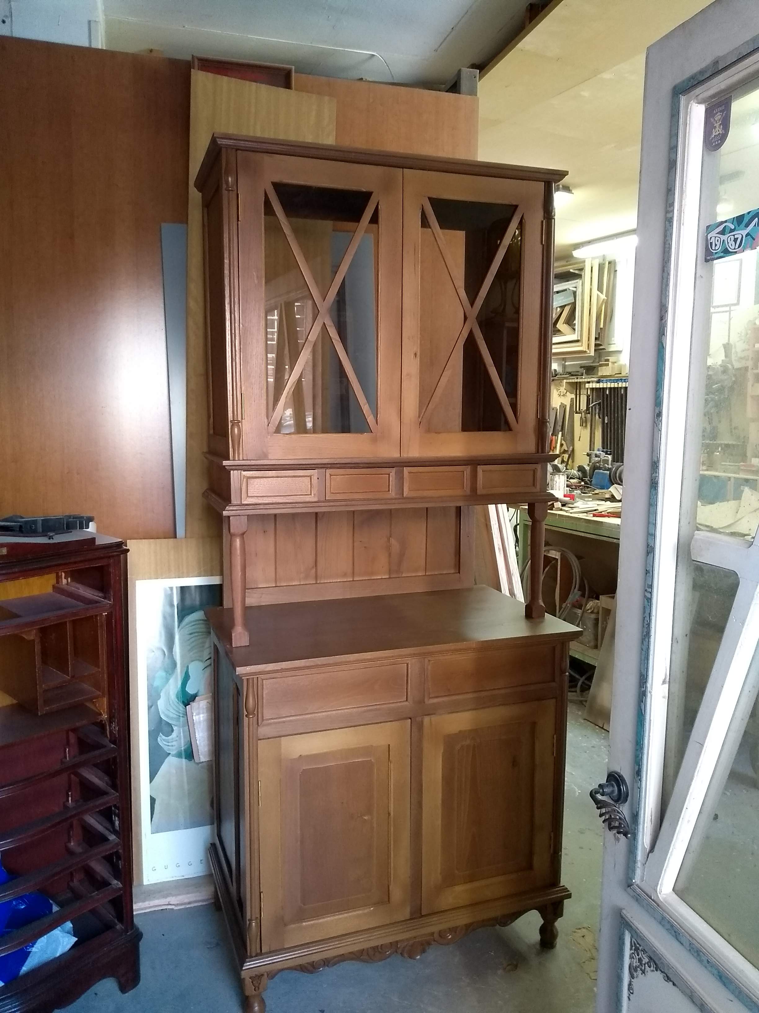 Alacena en castaño macizo